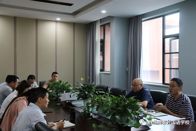 自貢市外國語學(xué)校--加強(qiáng)安全工作，構(gòu)建安全校園