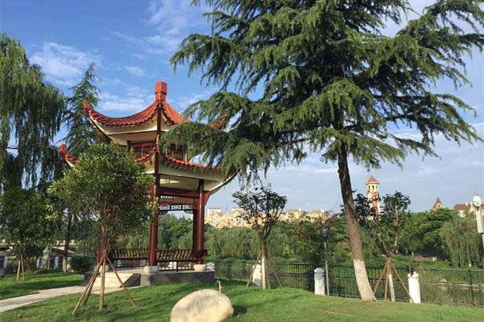 成都市三原外國(guó)語(yǔ)學(xué)校地址在哪里？
