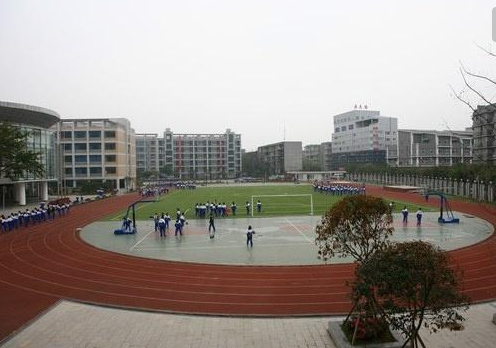 四川大學(xué)附屬中學(xué)（成都十二中）是怎樣的一所學(xué)校？