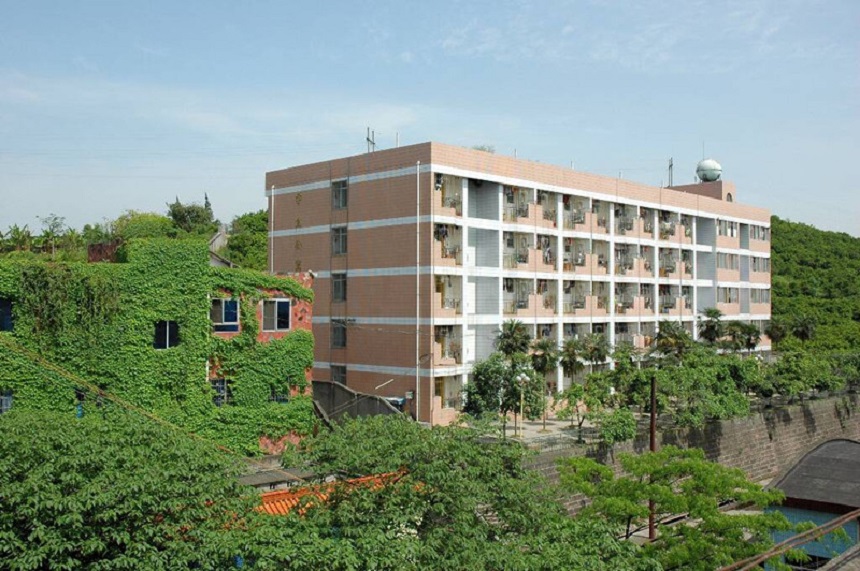 蒲江中學(xué)住校生周末如何管理？