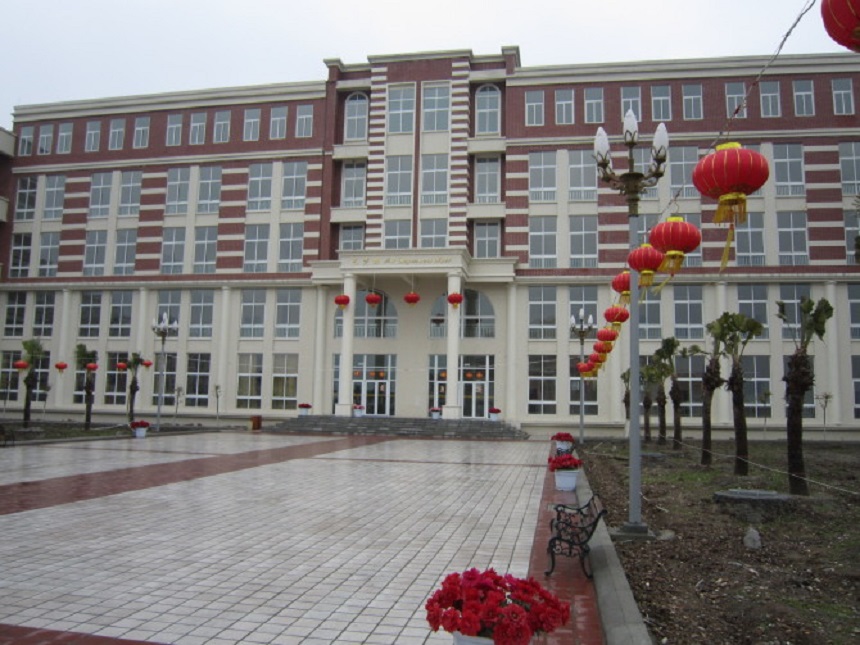 四川師范大學(xué)附屬第三實驗中學(xué)聯(lián)系電話是多少？