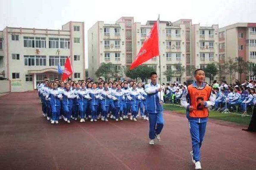 大邑縣實(shí)驗(yàn)中學(xué)聯(lián)系電話是多少？