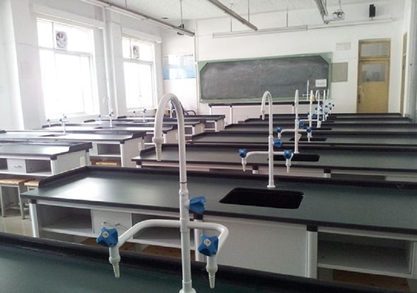 西南交通大學(xué)附屬中學(xué)學(xué)校環(huán)境好不好？