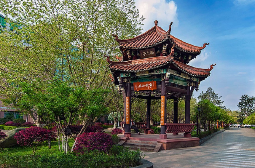 中和中學(xué)環(huán)境好不好？