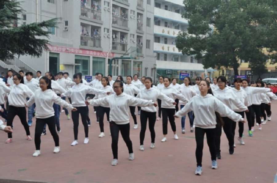 綿陽(yáng)市第三中學(xué)是一所什么性質(zhì)的高中？公辦嗎？