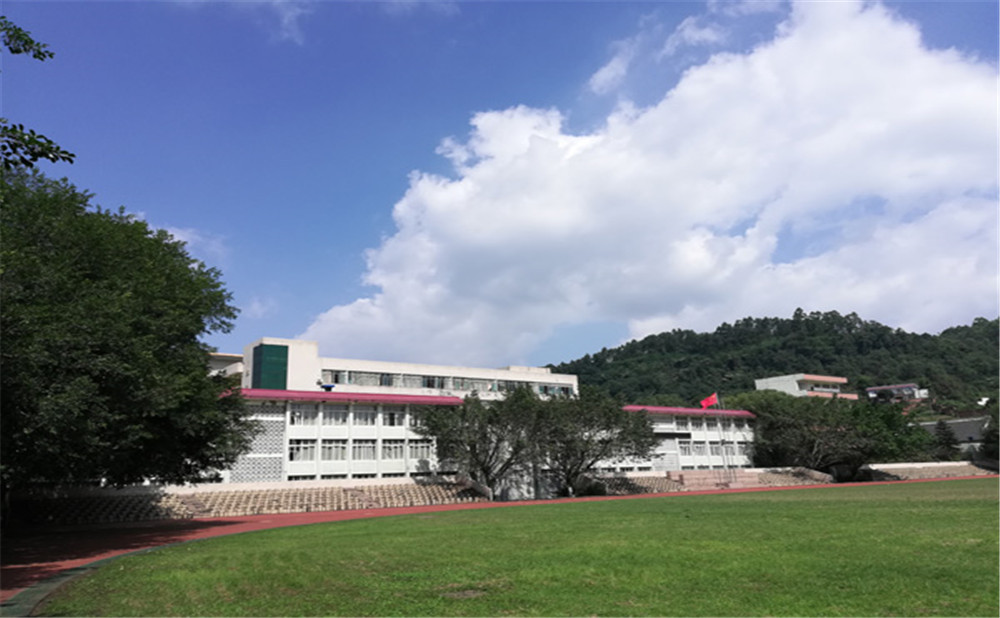 五通橋中學(xué)校園環(huán)境怎么樣？