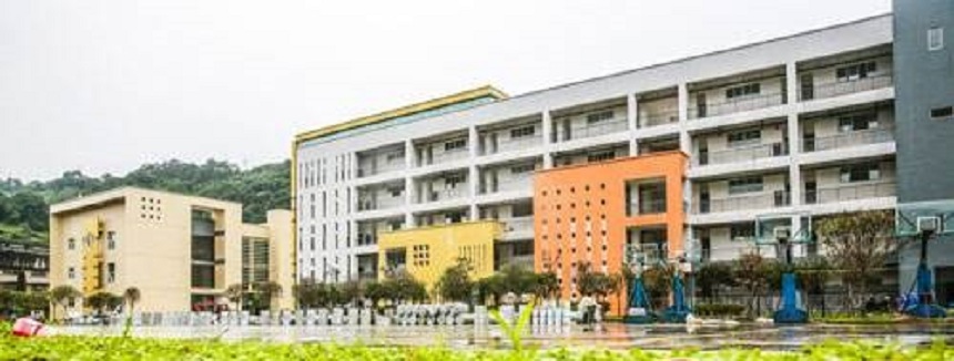 雅安二中寢室、校園環(huán)境怎么樣？