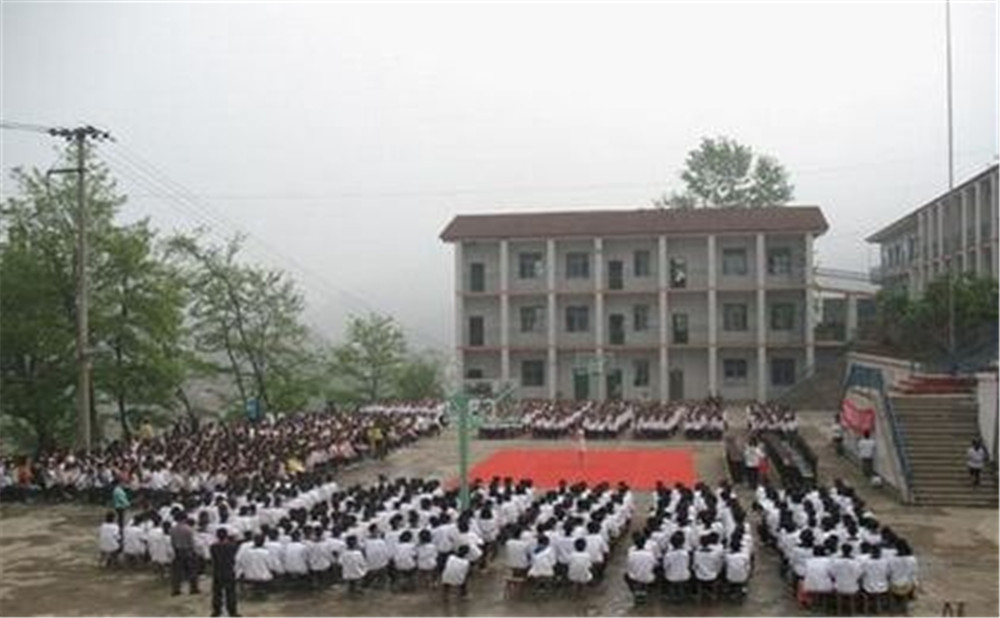 萬源市第二中學環(huán)境怎么樣、好嘛？