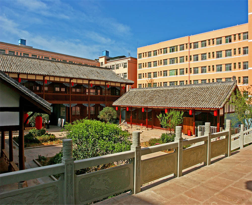 劍閣中學(xué)學(xué)校環(huán)境怎么樣？