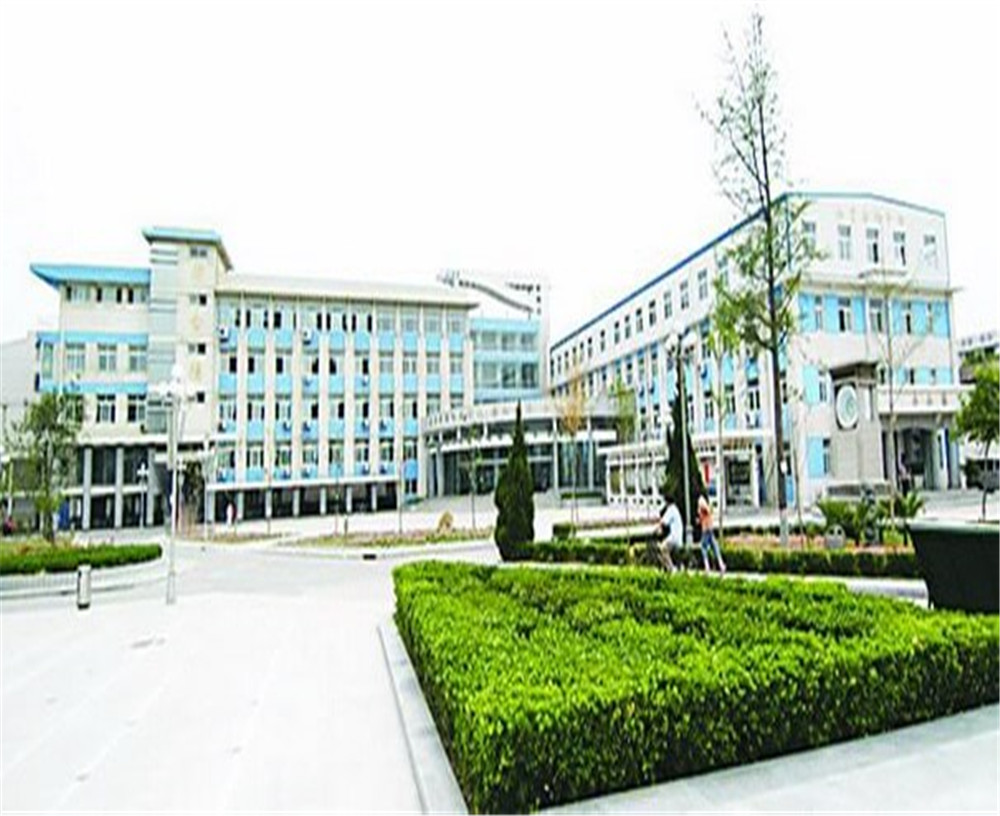 開封中學2020年學校學費多少錢一年？