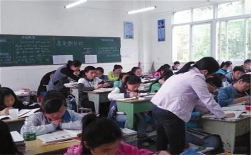 奇章中學(xué)2020年中考錄取分?jǐn)?shù)線是多少分？