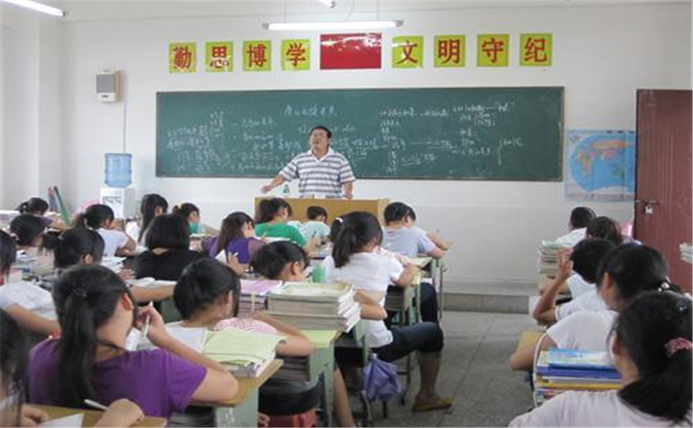 奇章中學(xué)學(xué)校環(huán)境如何？