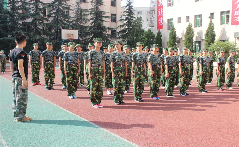 巴中市第七中學(xué)學(xué)校詳細(xì)地址在什么地方？