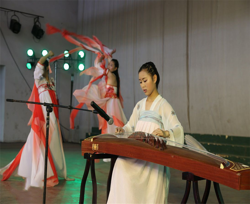 渠縣中學(xué)學(xué)校的環(huán)境怎么樣？