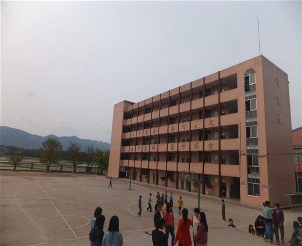 開江縣任市中學(xué)的詳細(xì)地址在什么地方？