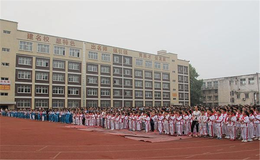 威遠(yuǎn)競(jìng)力學(xué)校詳細(xì)地址在什么地方？