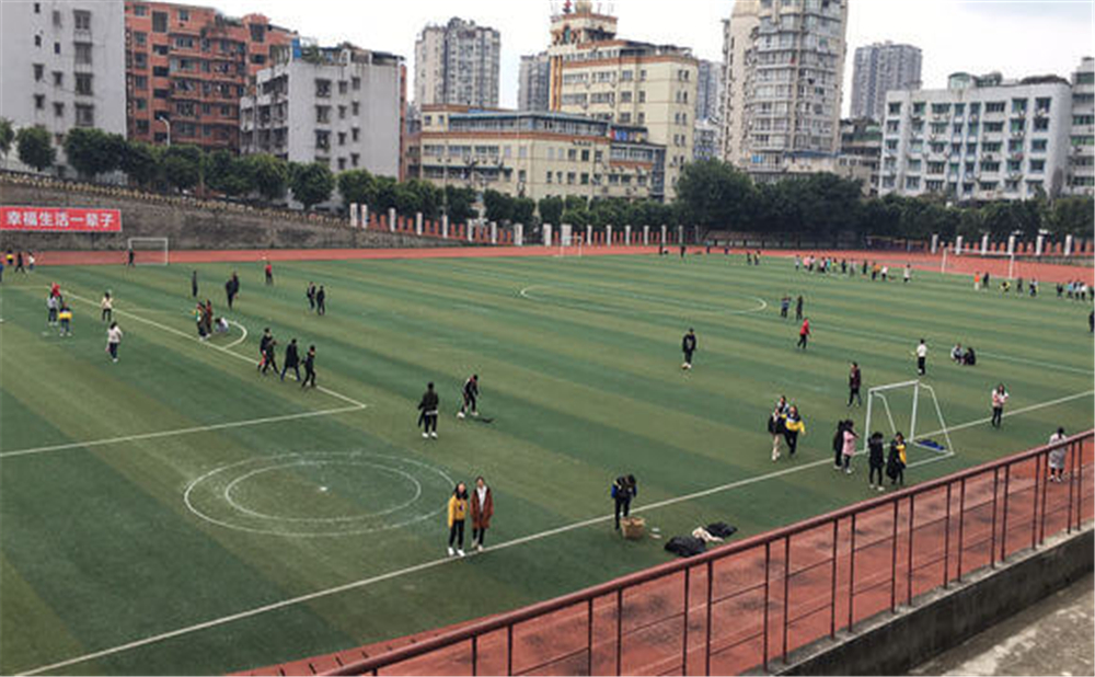 內(nèi)江市翔龍中學(xué)學(xué)校招辦電話(huà)是多少？
