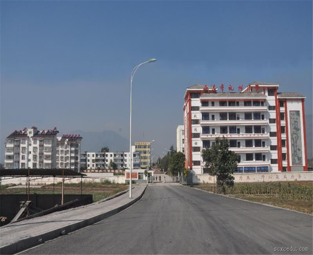 西昌市禮州中學(xué)學(xué)校招辦電話是多少？