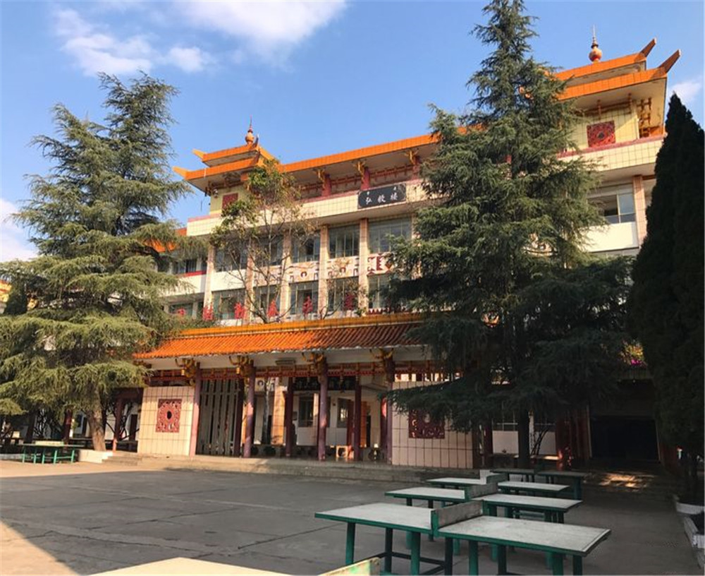 涼山州民族中學(xué)學(xué)校招辦電話是多少？