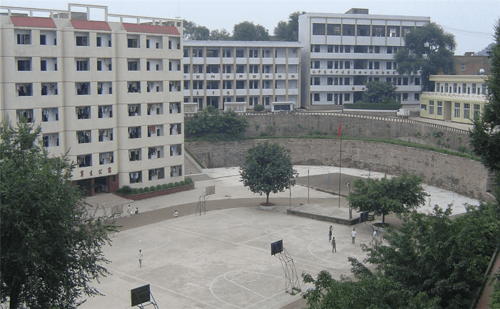 周口中學(xué)學(xué)校詳細(xì)地址在什么地方？