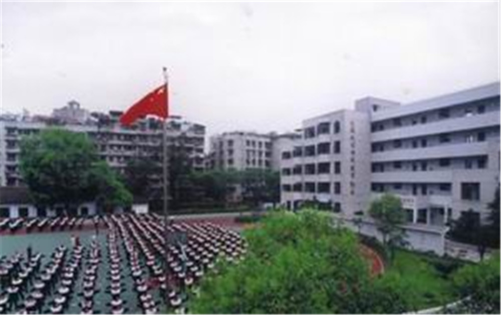 成都第十七中學(xué)高中部錄取分?jǐn)?shù)線是多少？