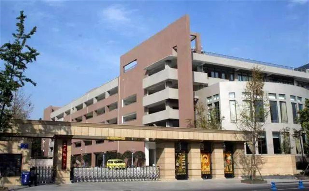 成都市田家炳中學(xué)2020年招生計劃是多少？