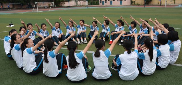 成都新世紀(jì)外國語學(xué)校的錄取分?jǐn)?shù)線是多少？