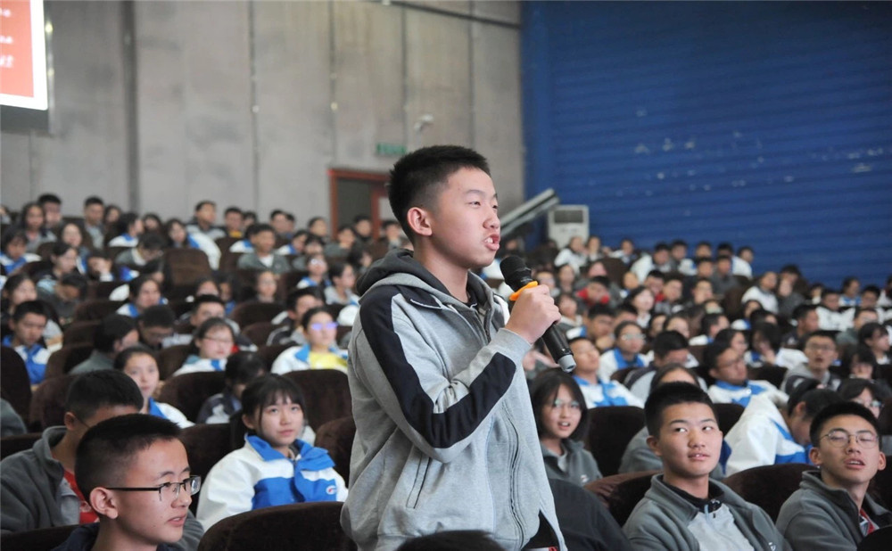 成都棠湖外國語學(xué)校怎么樣？