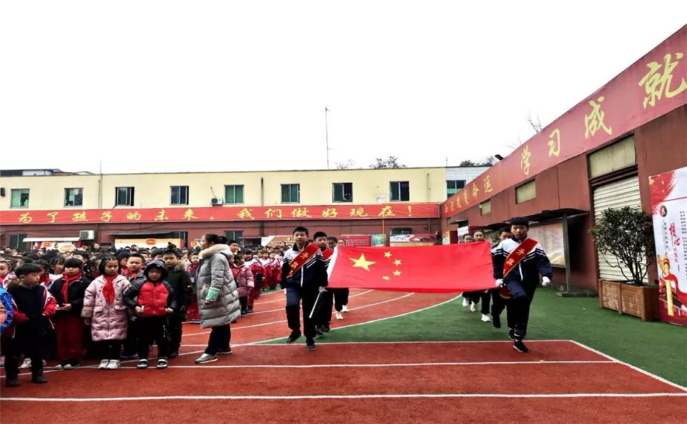成都文武學(xué)校去年的錄取分?jǐn)?shù)線是多少？
