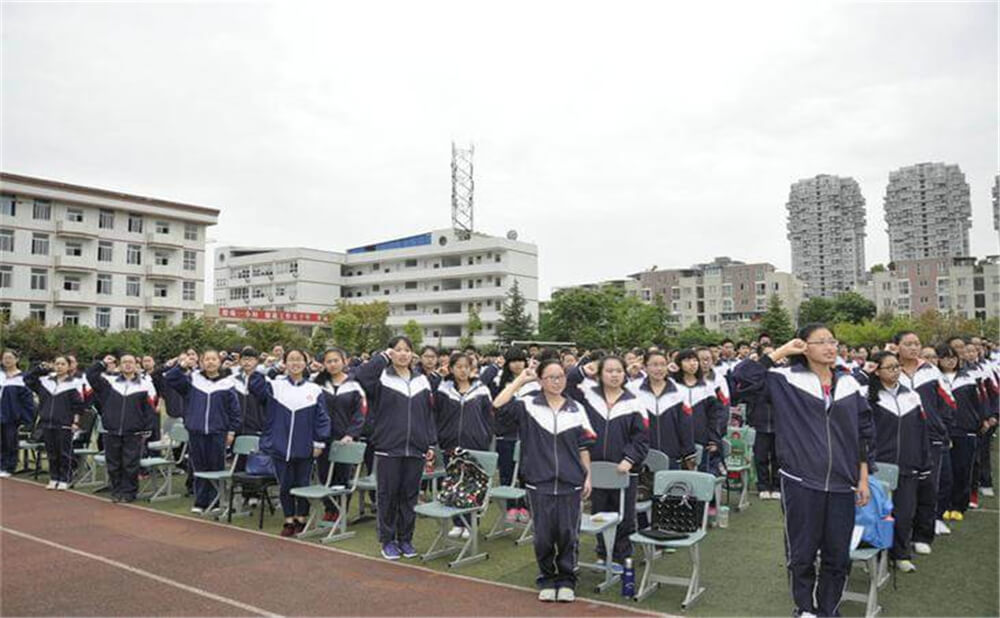 龍泉二中的去年錄取分?jǐn)?shù)線是多少分？