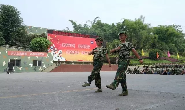 蒲江中學(xué)的一年學(xué)費(fèi)是多少錢？