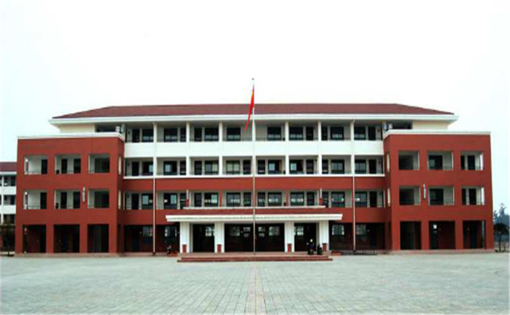 邛崍一中外招生一年的學(xué)費(fèi)是多少錢(qián)？