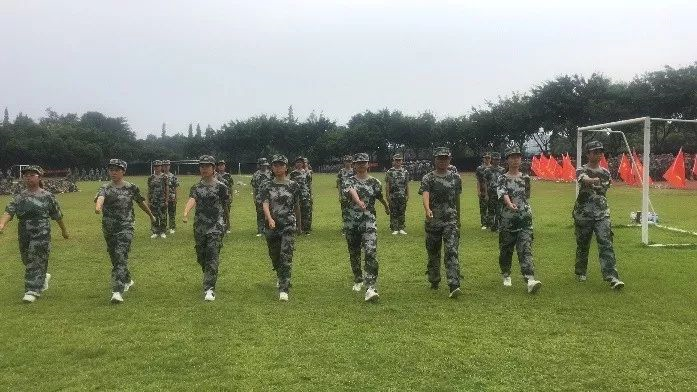 華潤高級中學(xué)的學(xué)費是多少？