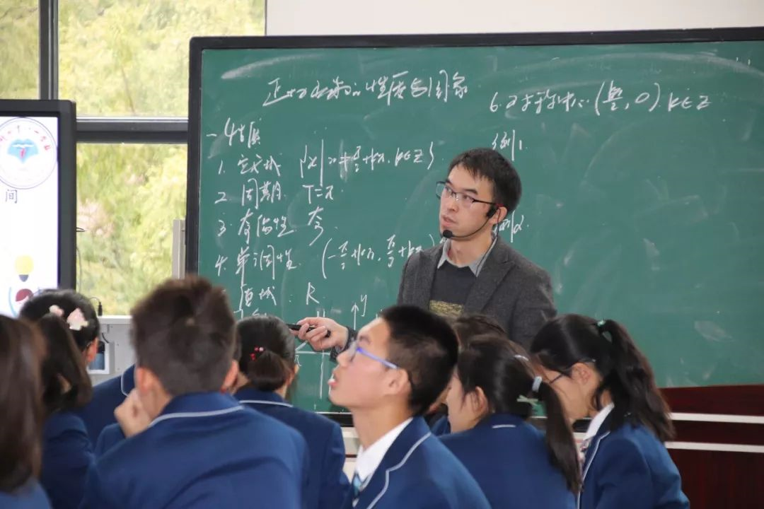成都七中八一學(xué)校的宿舍怎么樣？