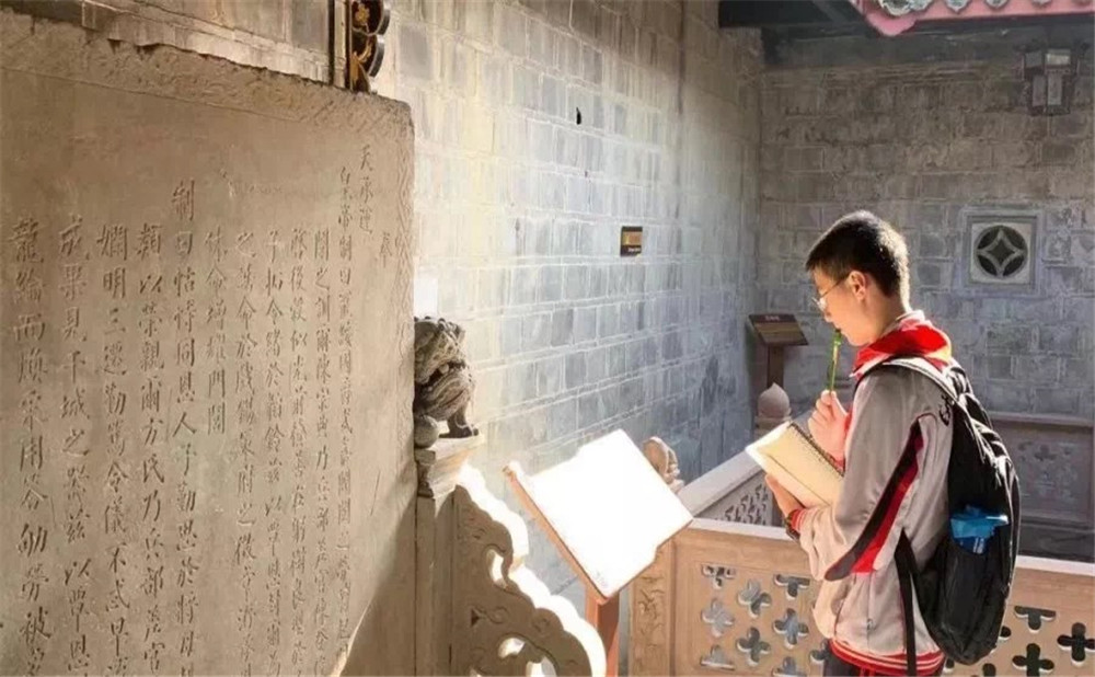 四川師范大學(xué)附屬中學(xué)本科升學(xué)率是多少？
