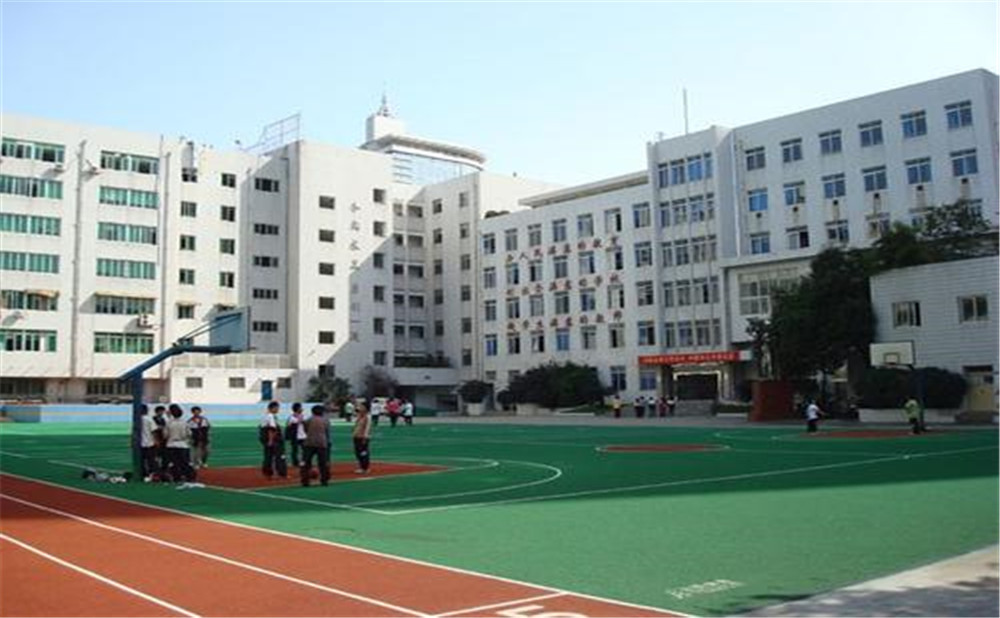 成都市西北中學的宿舍怎么樣？