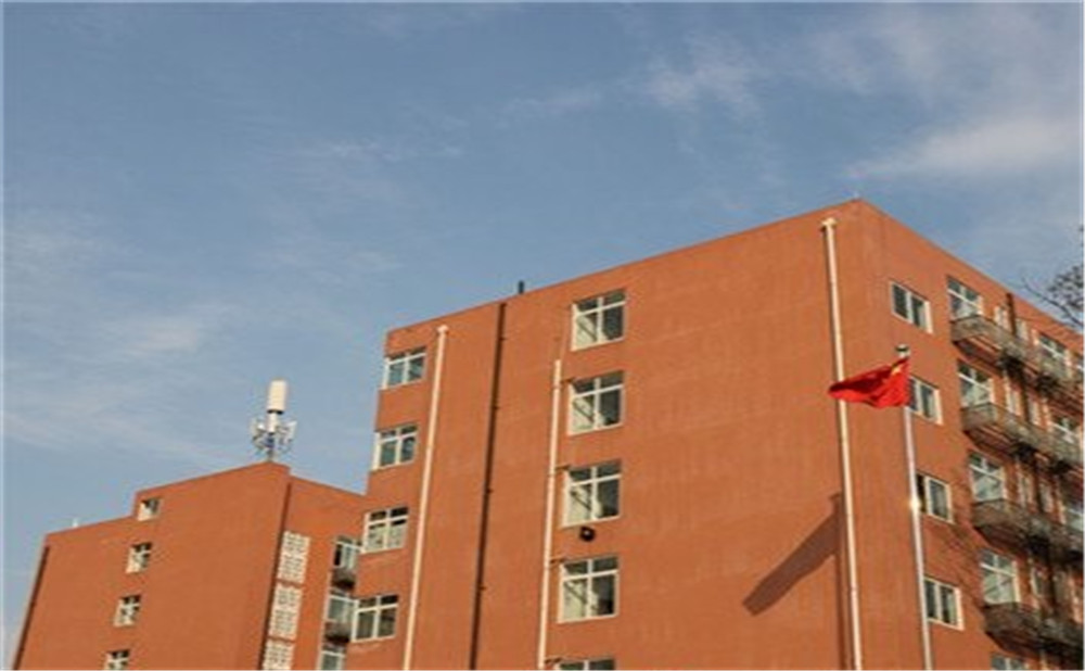 成都實驗中學(xué)高中一年的學(xué)費是多少？