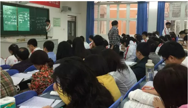 成都七中實(shí)驗(yàn)學(xué)校的錄取分?jǐn)?shù)線是多少？