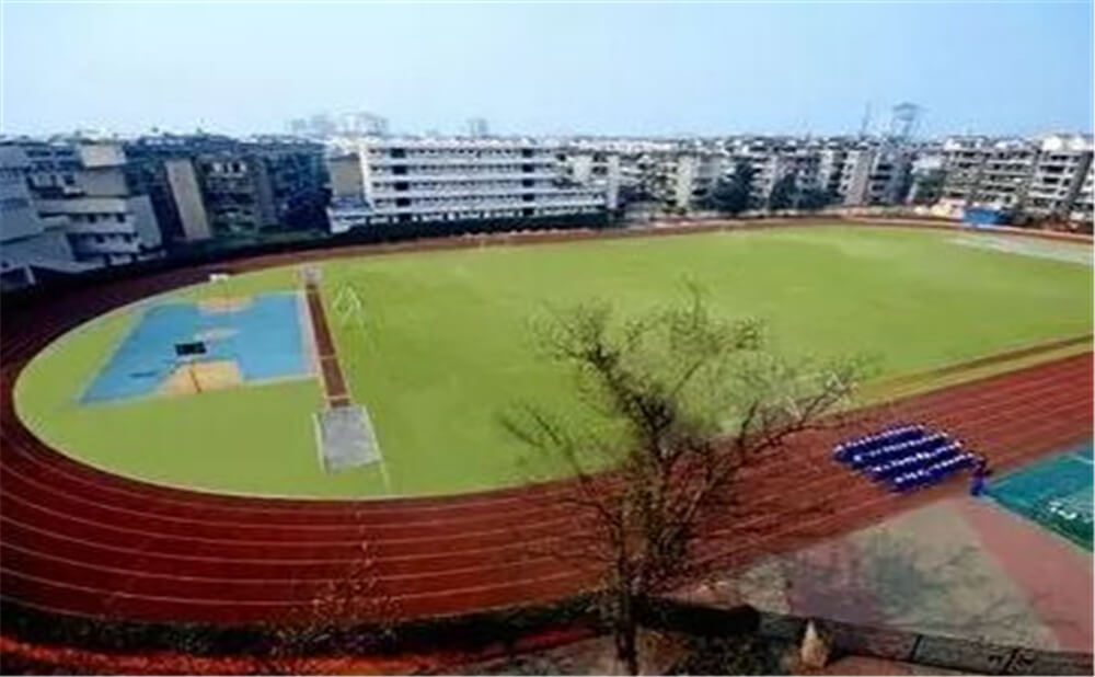 成都實(shí)外新都五龍山學(xué)校的住宿怎么樣？