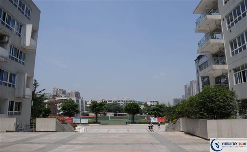 成都鐵路中學(xué)高中本部的錄取分?jǐn)?shù)是多少？