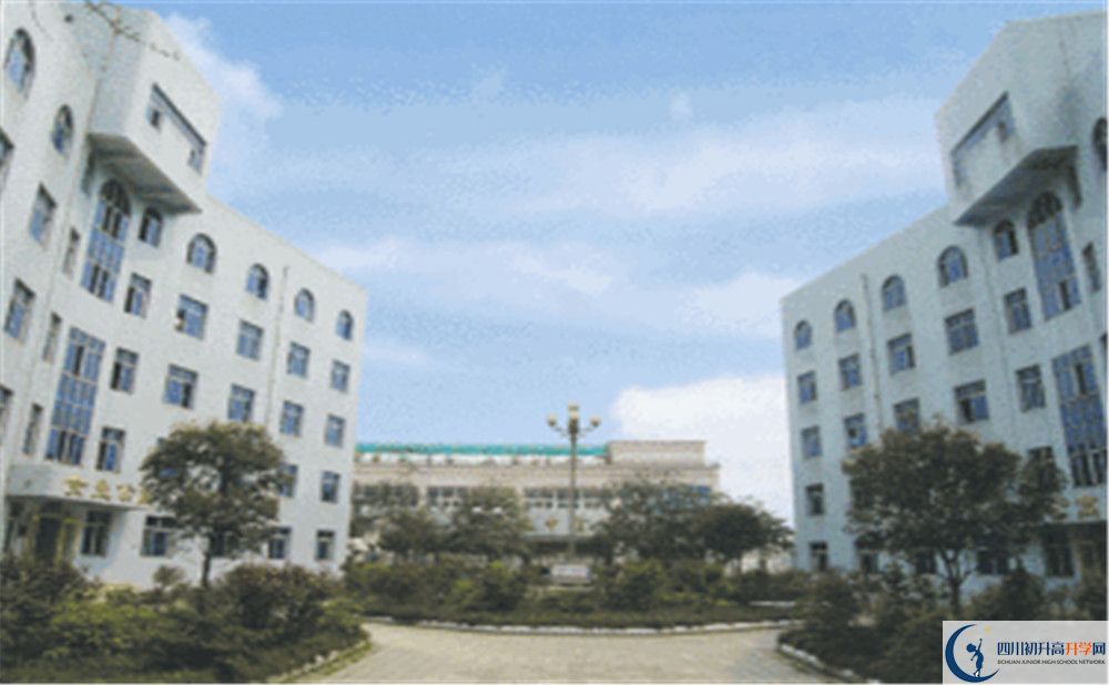 2020彭州中學(xué)初升高的學(xué)費(fèi)是多少？