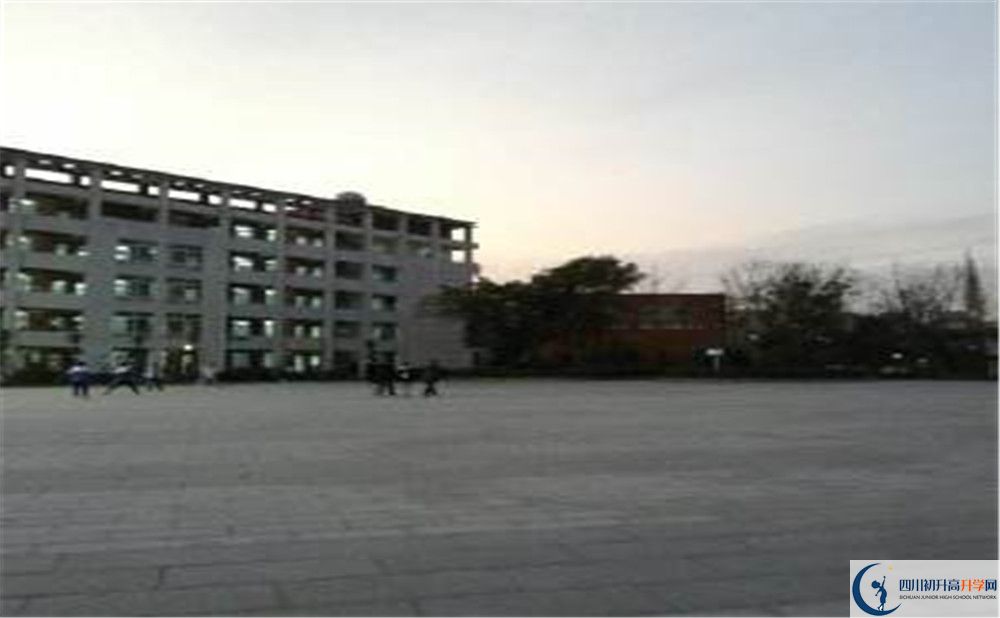 金堂實(shí)驗(yàn)中學(xué)初升高的分?jǐn)?shù)線是多少？
