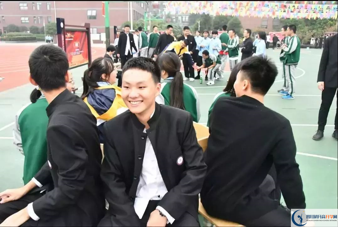 成都外國語學(xué)校的老師好不好？