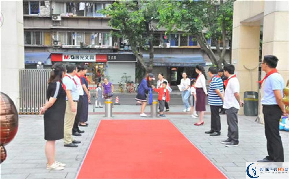 成都市石室聯(lián)中蜀華分校的高中住宿好不好？