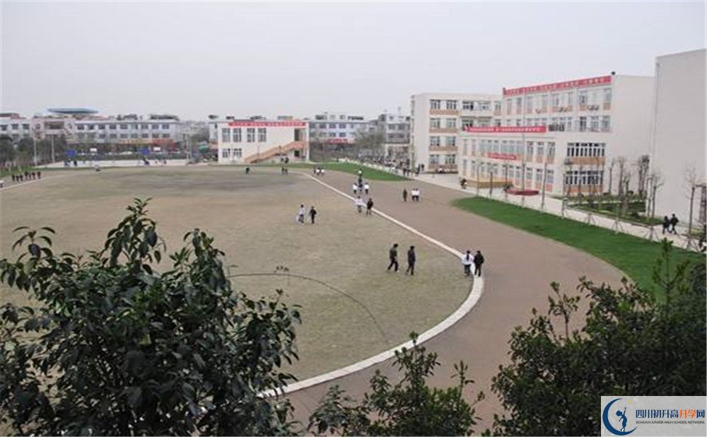 蜀城中學(xué)的高中住宿好不好？