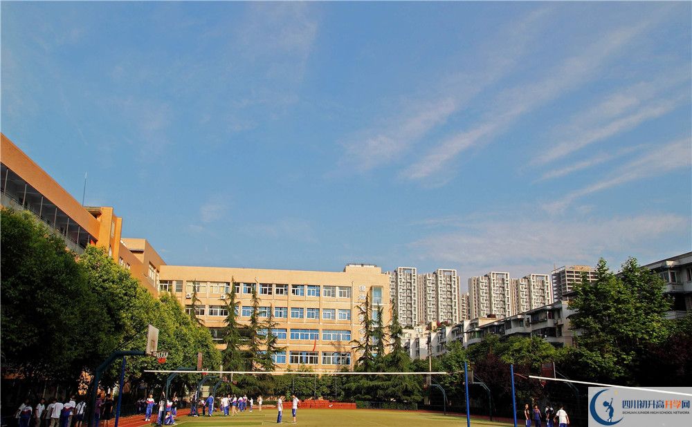 成都大學(xué)附屬中學(xué)的宿舍好不好？