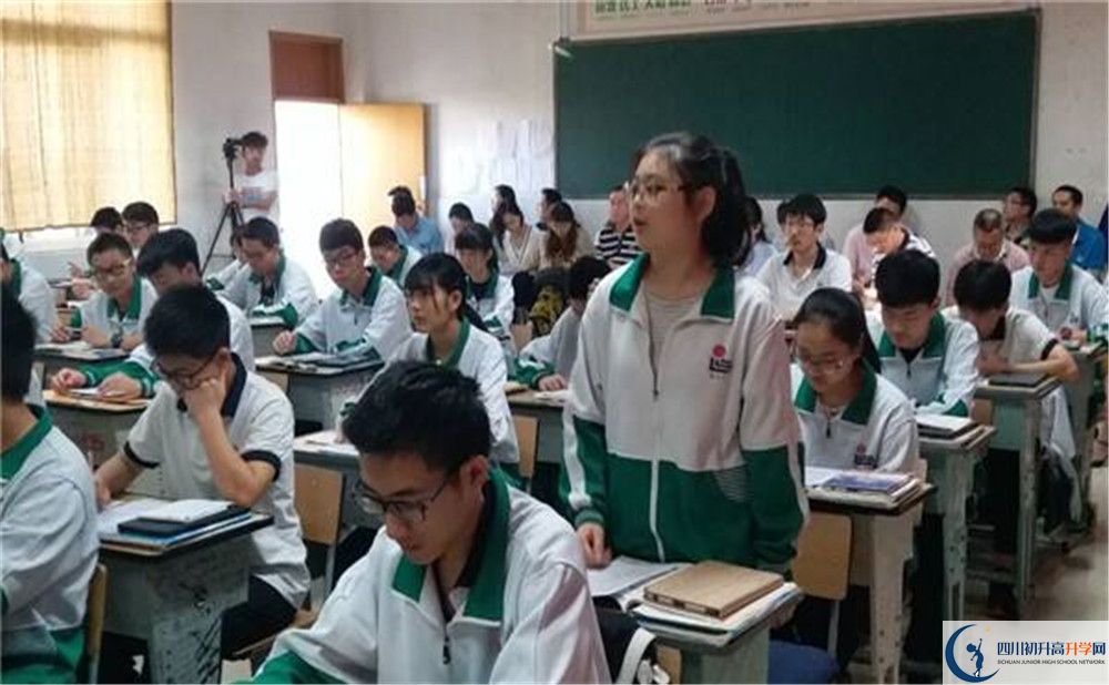 溫江二中的分?jǐn)?shù)線大概是多少？