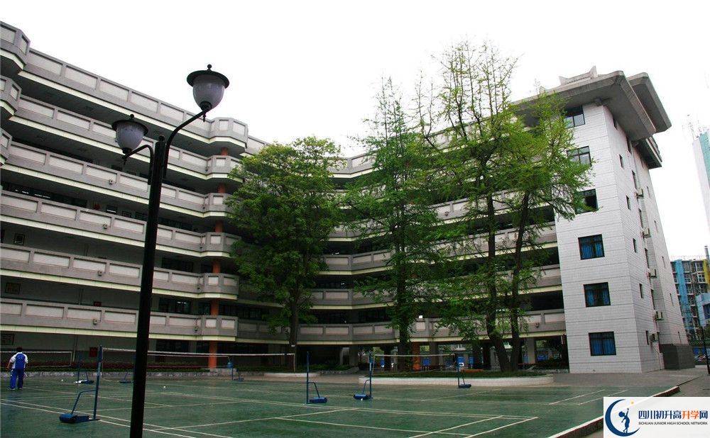 石室天府中學的學校地址在哪里？
