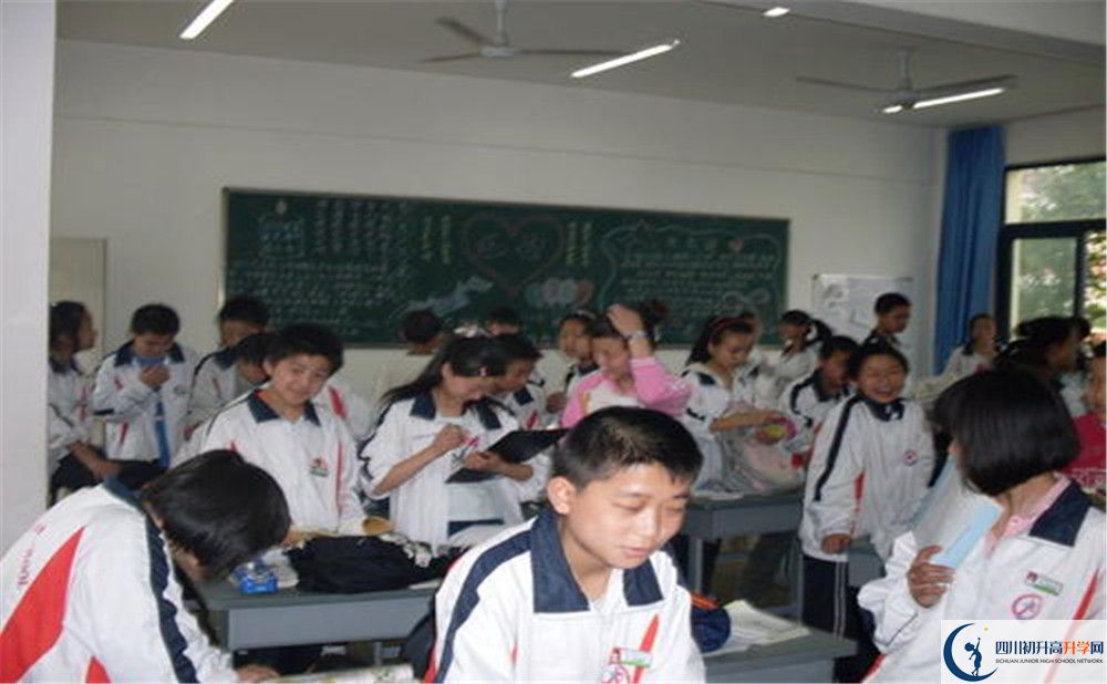 敖平中學(xué)2020年被清華北大錄取的學(xué)生有多少？