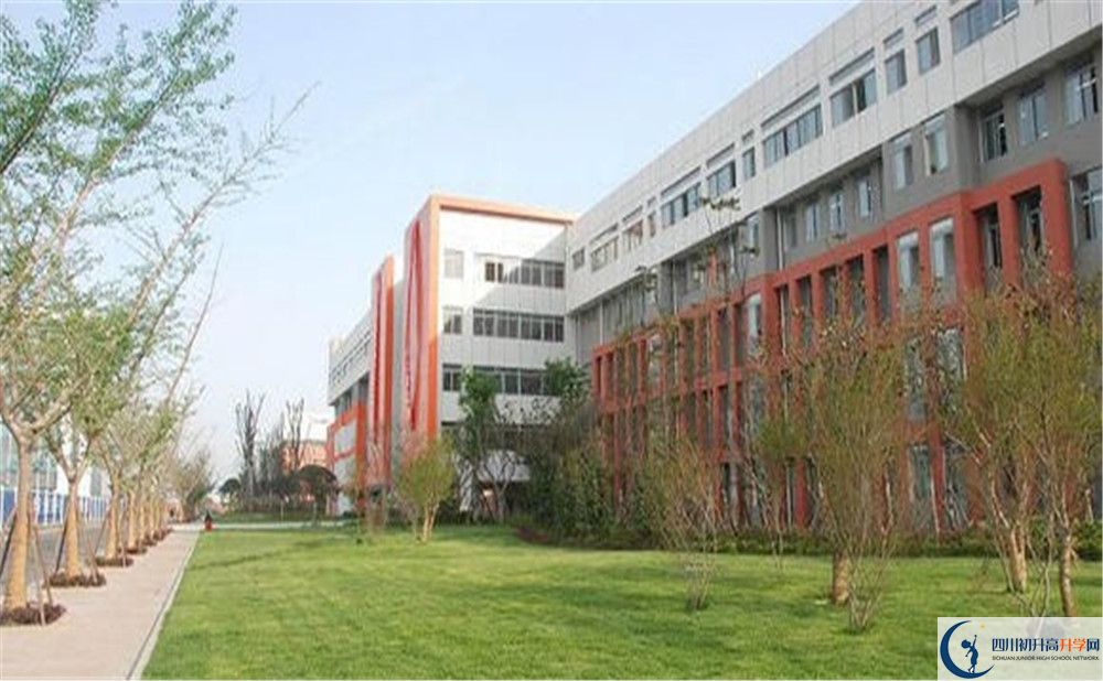 成都經濟技術開發(fā)區(qū)實驗中學住宿費用是多少？